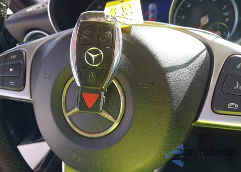 2019 Mercedes-Benz Slc 300 z USA, uszkodzony, nr VIN WDDPK3JA8KF162885